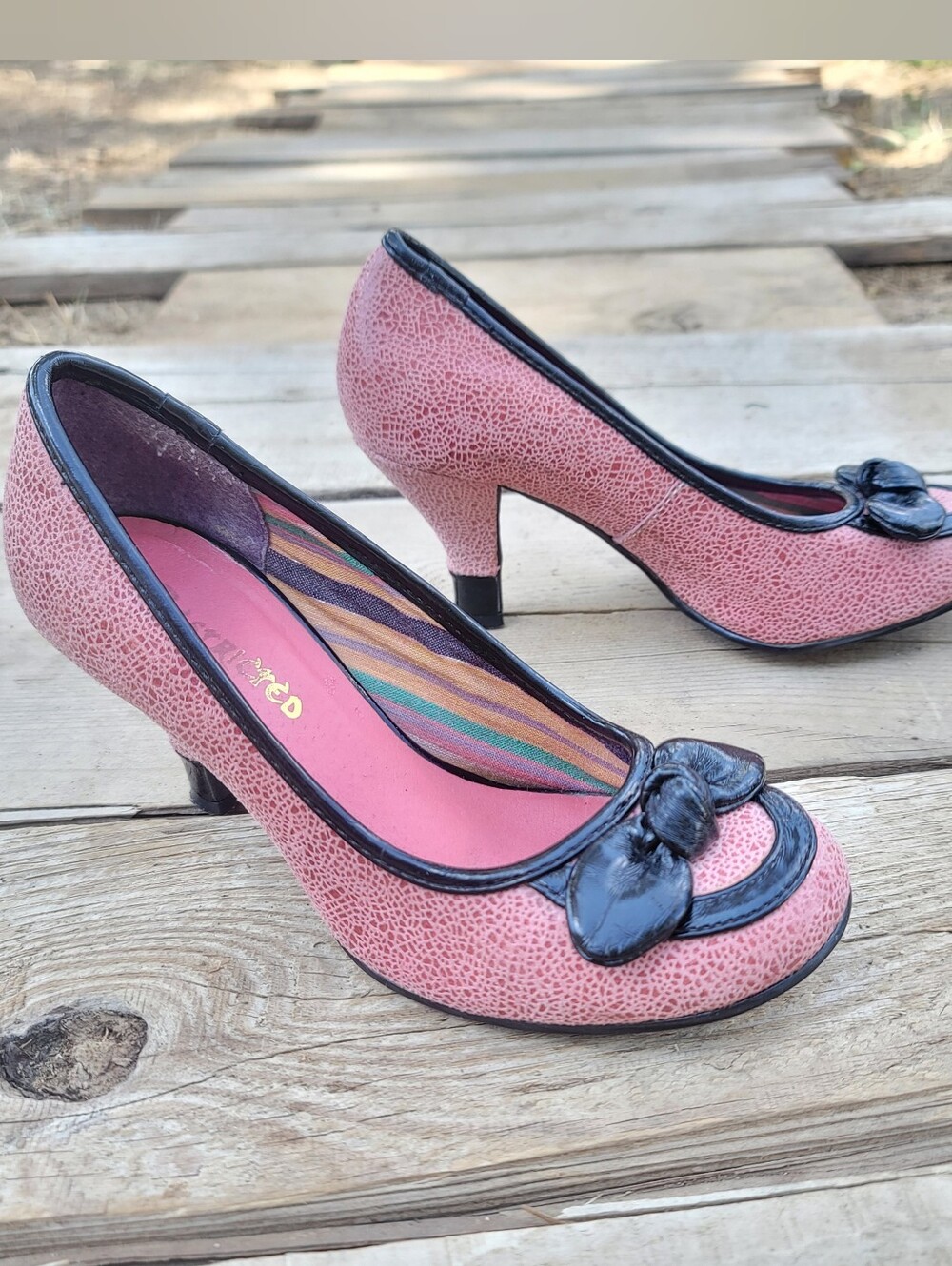 Unique Rockabilly Pink Leather Heels With Black Bow Sz 6